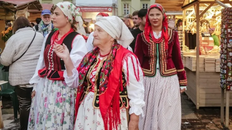 Na Małym Rynku trwa Kiermasz św. Józefa 