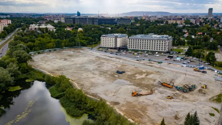 Działka po galerii Plaza