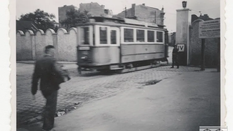 Ul. Na Zjeździe - brama getta, tramwaj
