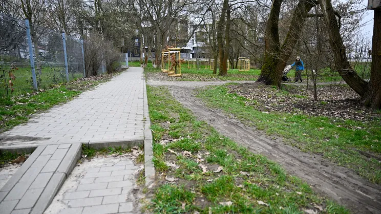 Brakujący fragment ścieżki rowerowej przy Wildze