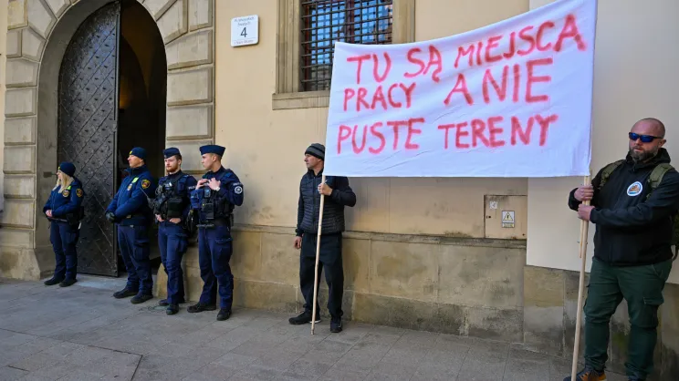 Protest przeciwko zagospodarowaniu terenów na Rybitwach