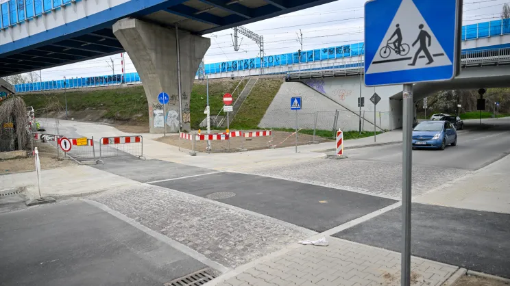 Przejazdy rowerowe na trzecim etapie budowy Parku Kolejowego