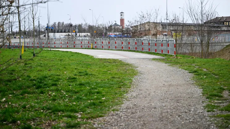 Brakujący fragment ścieżki rowerowej przy Wildze