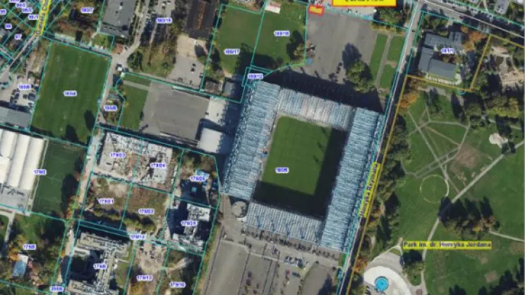Miejsca przeznaczone na paczkomaty przy stadionie Wisły