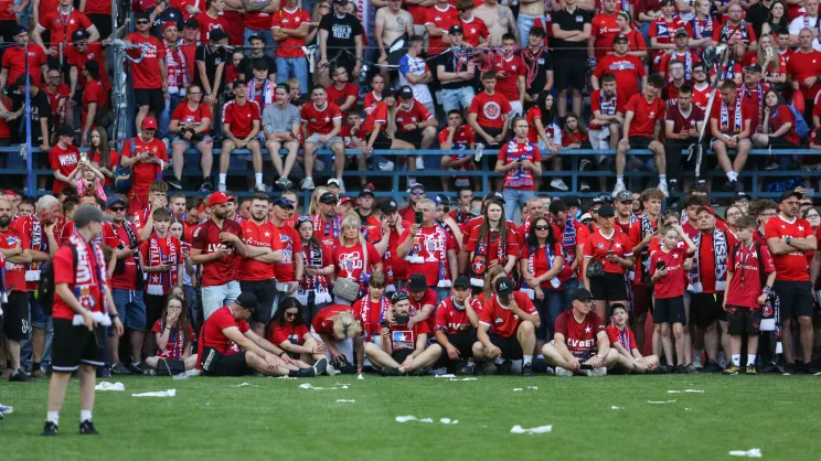 Celebracja Wisły Kraków po zwycięstwie w I lidze