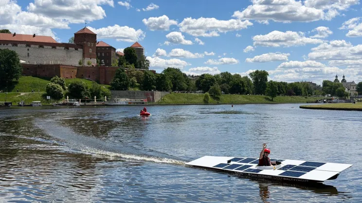 Łódź solarna
