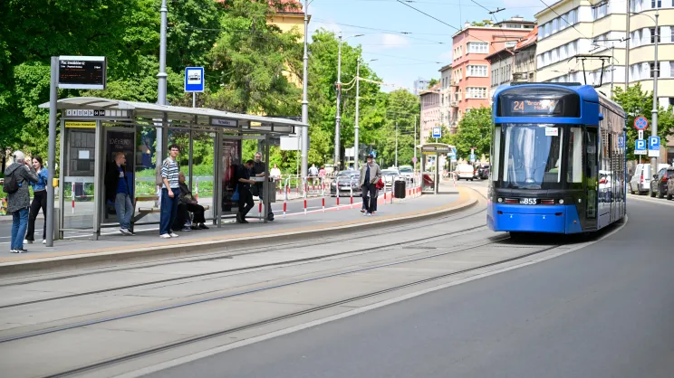 Przystanek tramwajowy Plac Inwalidów