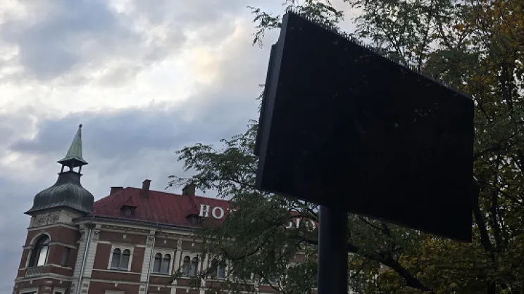 Niedziałająca tablica informacyjna