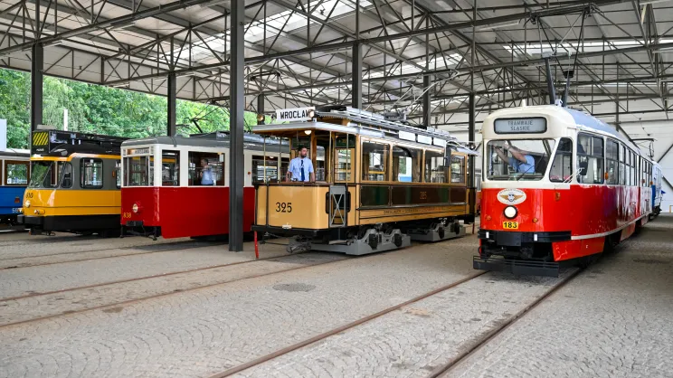Prezentacja czterech tramwajów, które zostały wypożyczone z innych miast