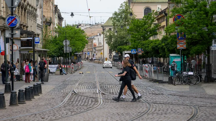 Węzeł tramwajowy przy teatrze Bagatela