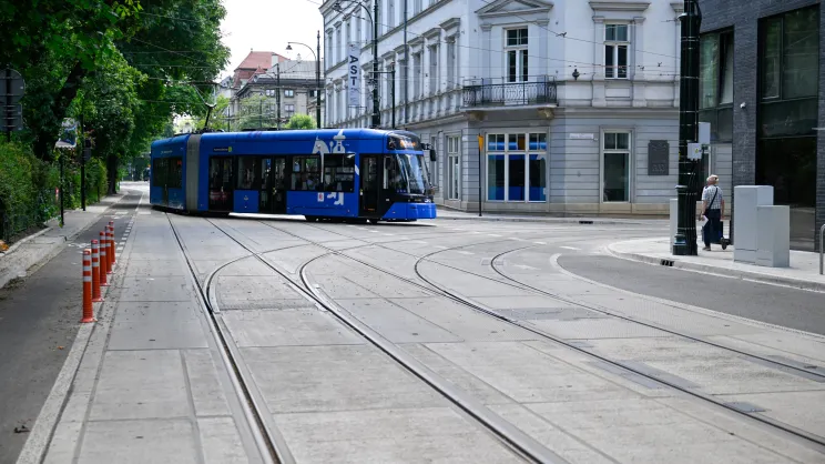 Wyremontowany rozjazd na skrzyżowaniu ul. Piłsudskiego i ul. Straszewskiego