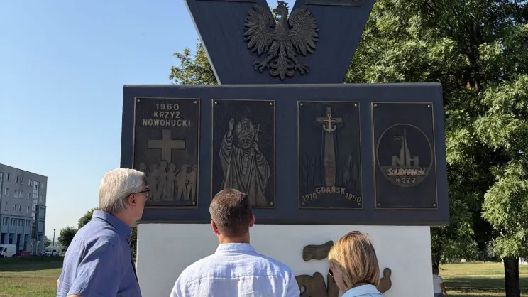 Odnowiony Pomnik Solidarności „Bądź wierny, idź”