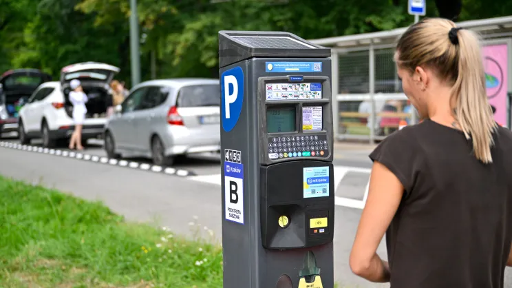 Nowa strefa płatnego parkowania przy Błoniach