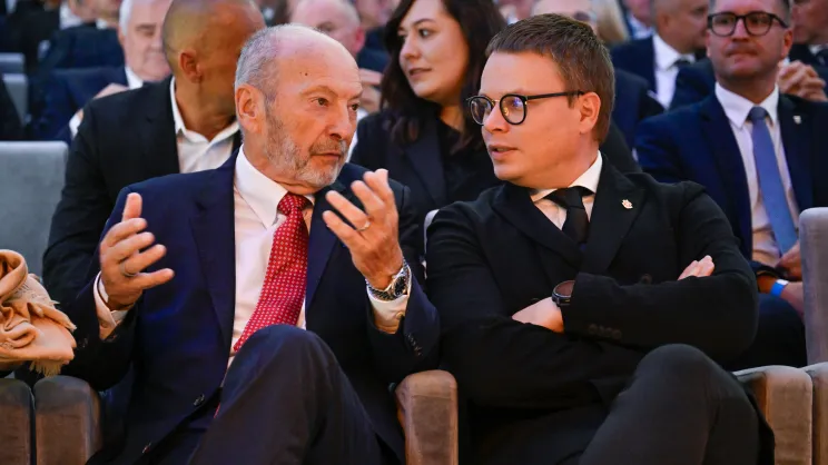 Peter Moore (z lewej) i Jarosław Królewski