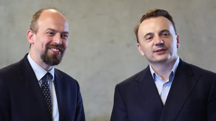 Od lewej: inicjator referendum Jan Hoffman oraz Łukasz Gibała