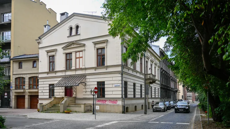 Kamienica przy pl. Biskupim 7, Dawna siedziba konsulatu rosyjskiego
