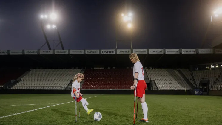 Ampfutbolistki na stadionie Cracovii