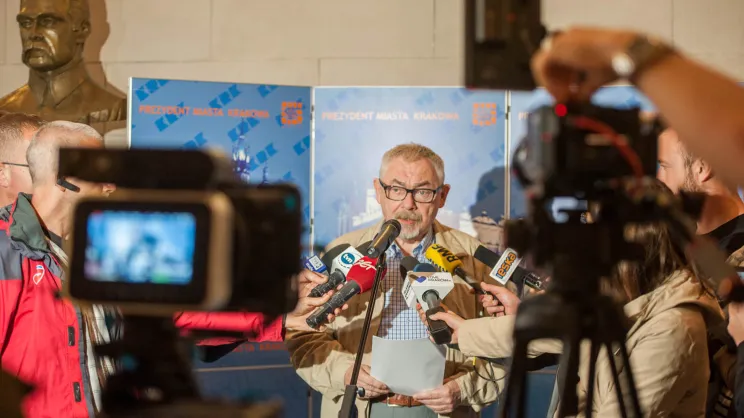 Jacek Majchrowski komentuje informacje, że referendum w 2016 jednak się nie odbędzie