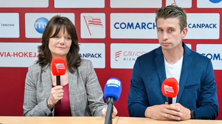 Prezes Agata Michalska i trener Krystian Dziubiński