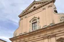 Kościół pw. św. Marcina zlokalizowany jest przy ul. Grodzkiej 58