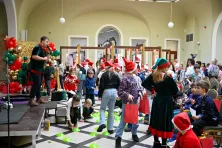 Mikołaje i dzieciaki opanowały Krakowski Salon Ekonomiczny