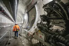 Zespół odpowiedzialny za przygotowania do budowy metra w Krakowie odwiedził plac budowy obecnie najdłuższego tunelu kolejowego w Polsce