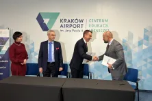 Podpisanie umowy współpracy miedzy Politechniką Krakowską a lotniskiem w Balicach