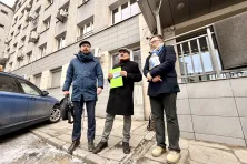 Konferencja komitetu referendalnego przed prokuraturą w Krakowie