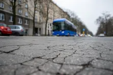 Niewyremontowany odcinek al. Przyjaźni w Nowej Hucie