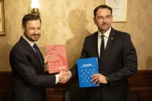 Aleksander Miszalski i Sebastian Świderski w czasie podpisania listu intencyjnego dot. organizacji MŚ w siatkówce