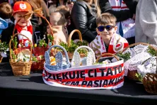 Święcenie pokarmów na stadionie Cracovii