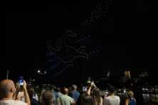 Pokaz dronów na bulwarach wiślanych