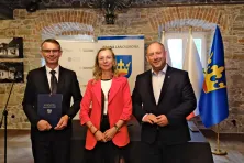 Podpisanie umowy w Urzędzie Gminy Lanckorona