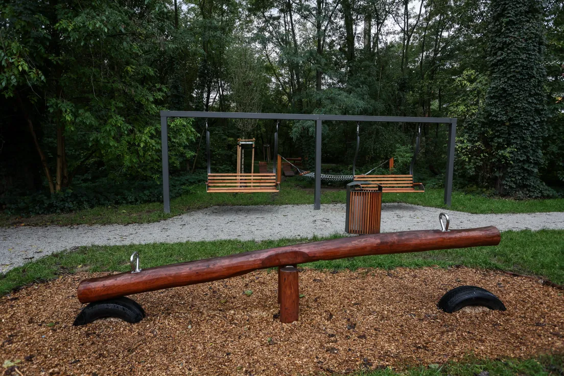 Park Łokietka w Krakowie na kilka dni przed oficjalnym otwarciem