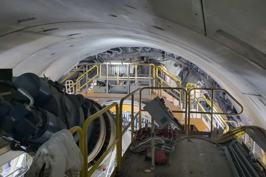 Wnętrze budowanego tunelu