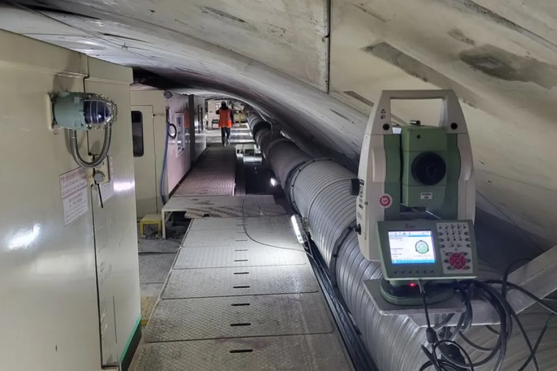 Wnętrze budowanego tunelu