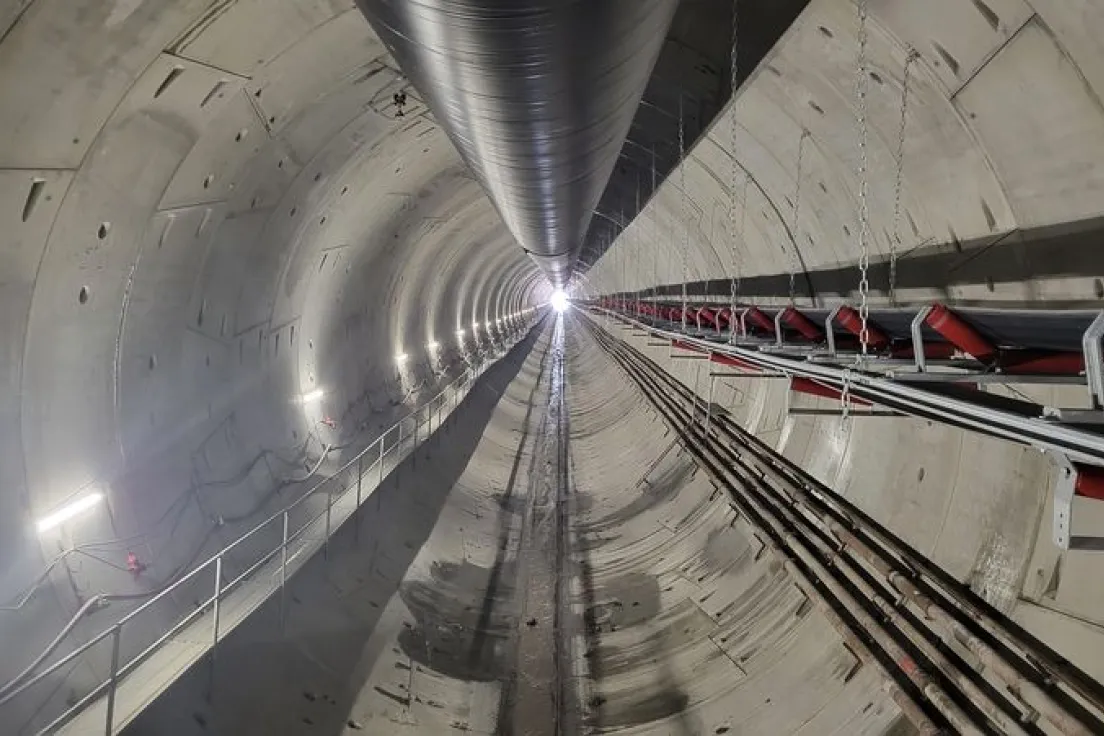 Wnętrze budowanego tunelu