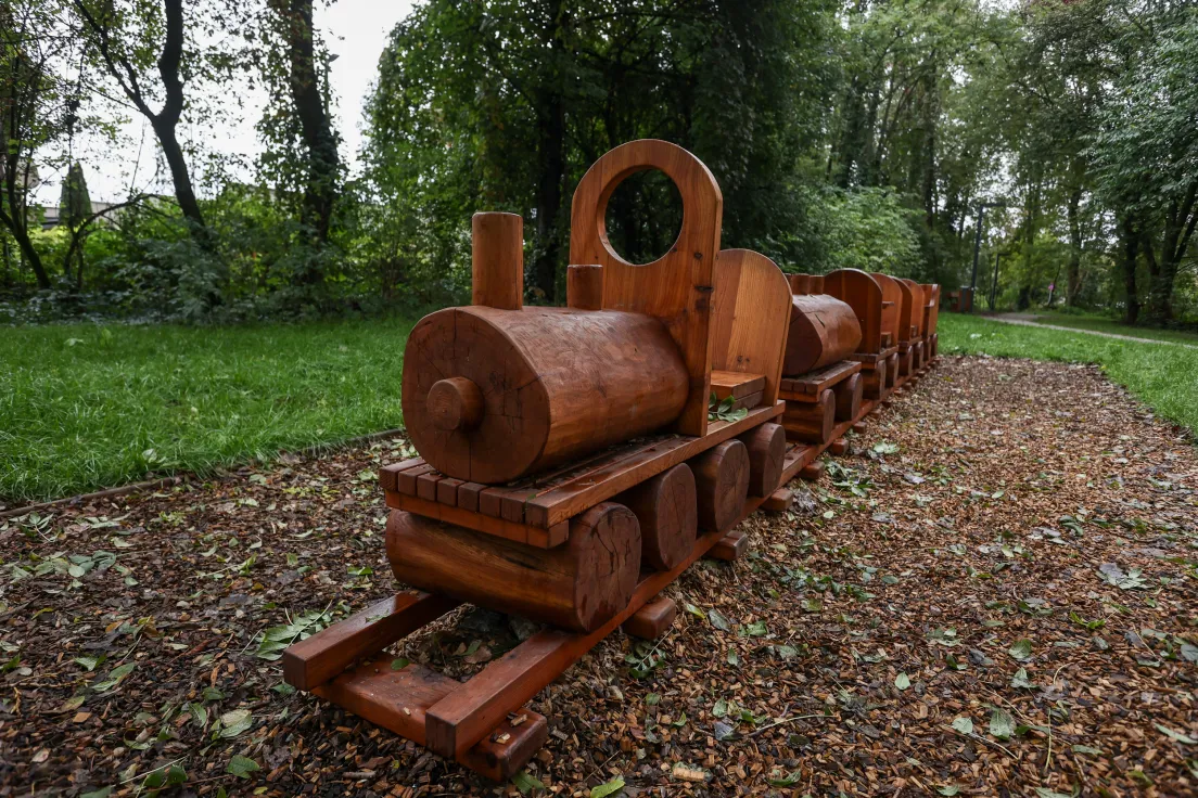 Park Łokietka w Krakowie na kilka dni przed oficjalnym otwarciem