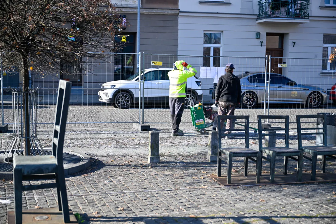 Praca na placu Bohaterów Getta