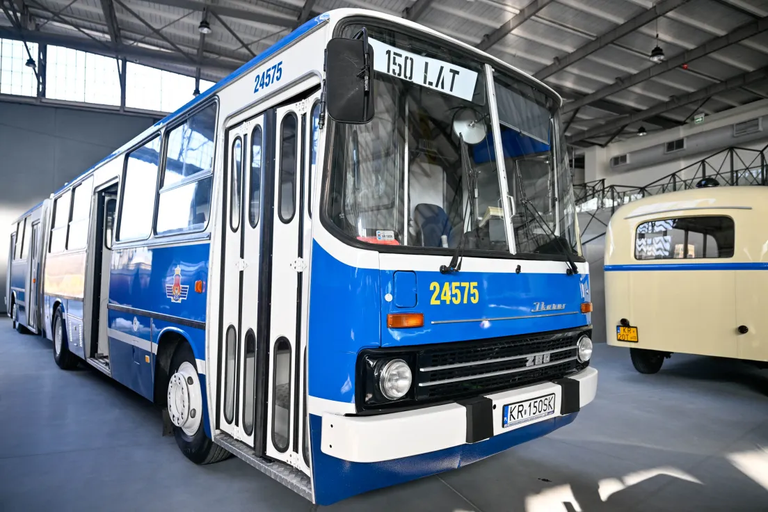 Nowa wystawa autobusów na 150 lecie MPK w  hangarze Muzeum Inżynierii Miejskiej