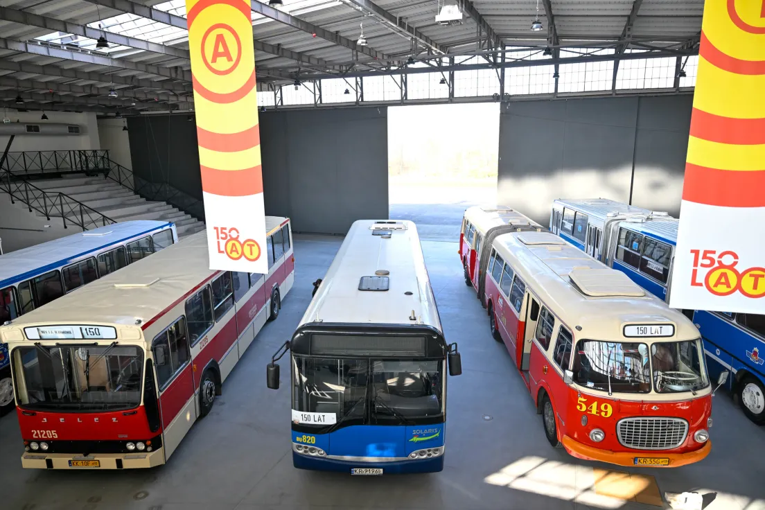Nowa wystawa autobusów na 150 lecie MPK w  hangarze Muzeum Inżynierii Miejskiej