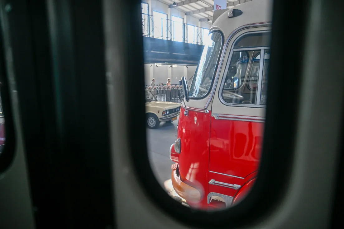 Nowa wystawa autobusów na 150 lecie MPK w  hangarze Muzeum Inżynierii Miejskiej