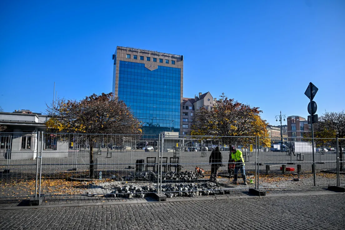 Praca na placu Bohaterów Getta