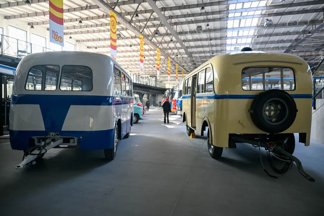 Nowa wystawa autobusów na 150 lecie MPK w  hangarze Muzeum Inżynierii Miejskiej