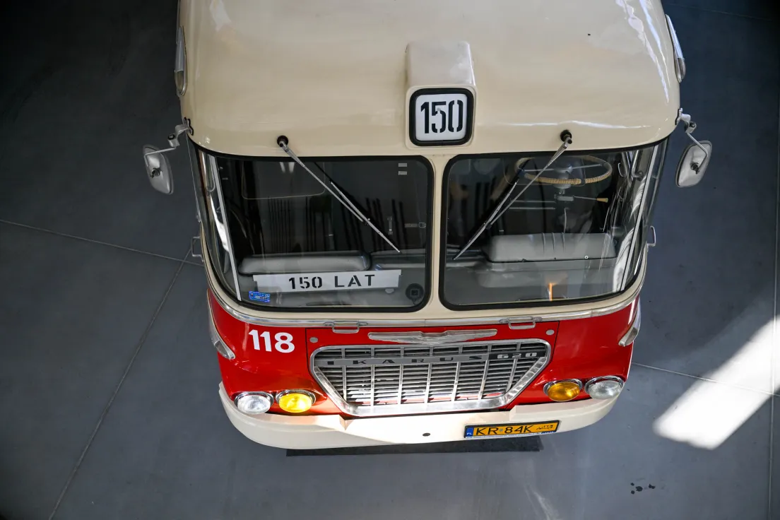 Nowa wystawa autobusów na 150 lecie MPK w  hangarze Muzeum Inżynierii Miejskiej