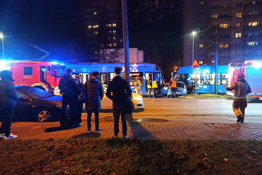 Kolizja z tramwajem na al. Pokoju
