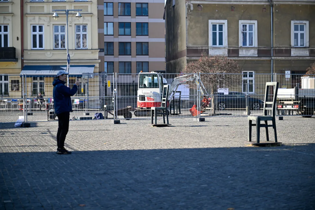 Praca na placu Bohaterów Getta