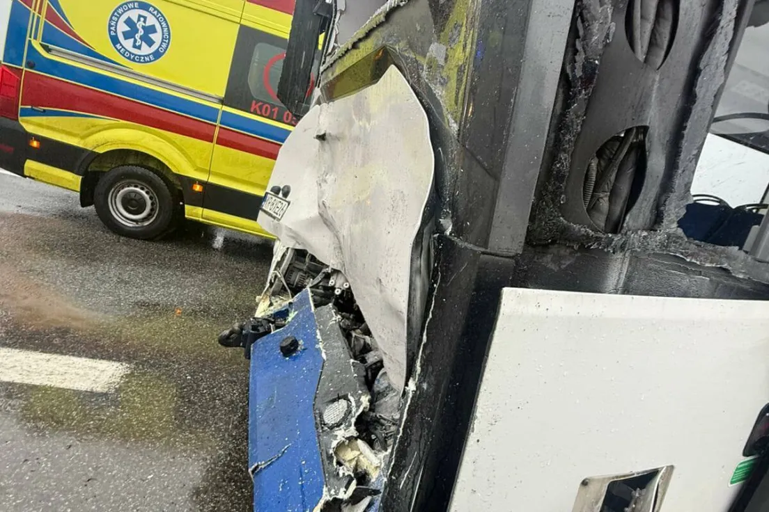 Wypadek z udziałem autobusu MPK w Gaju