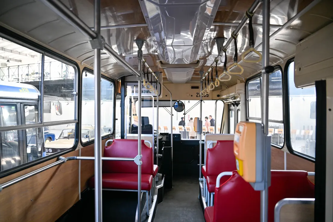 Nowa wystawa autobusów na 150 lecie MPK w  hangarze Muzeum Inżynierii Miejskiej