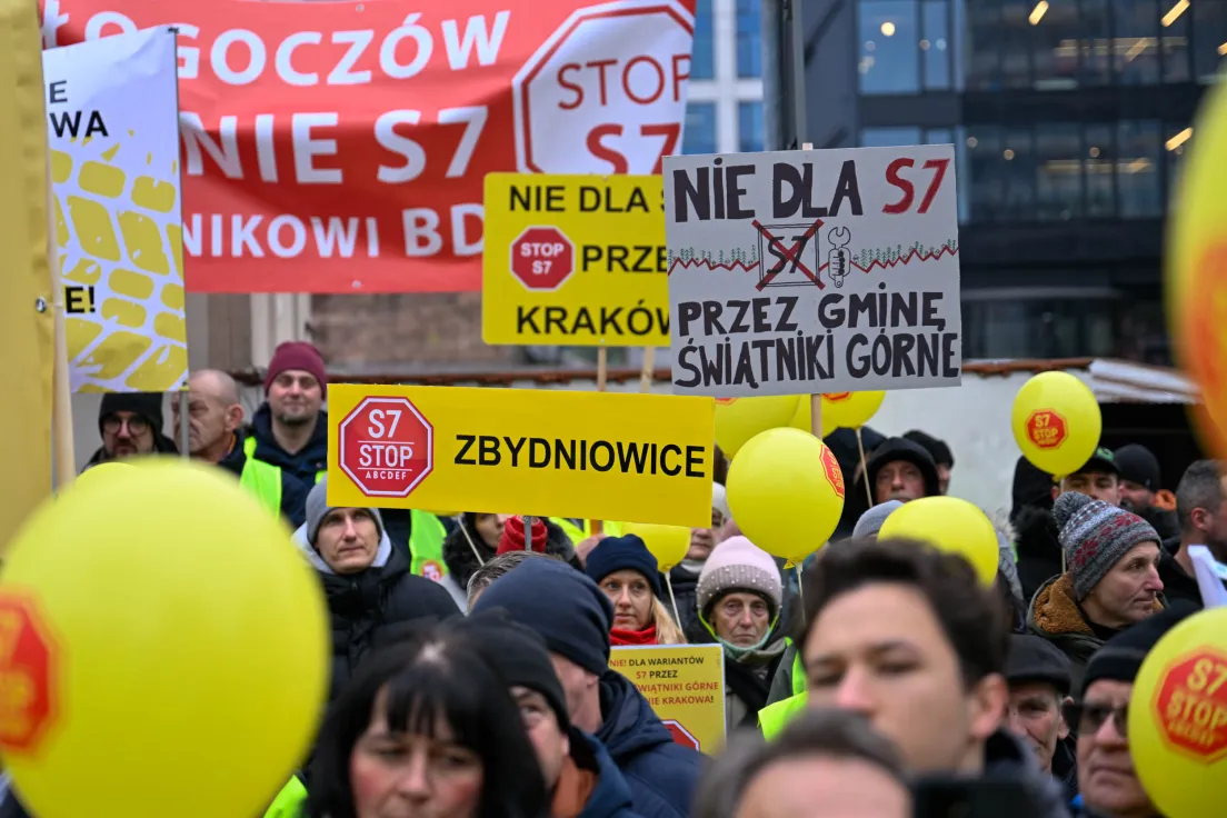 Protest pod siedzibą GDDKiA przeciwko budowie S7 na południu Krakowa